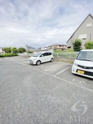 津久野駅 徒歩8分 1階の物件外観写真